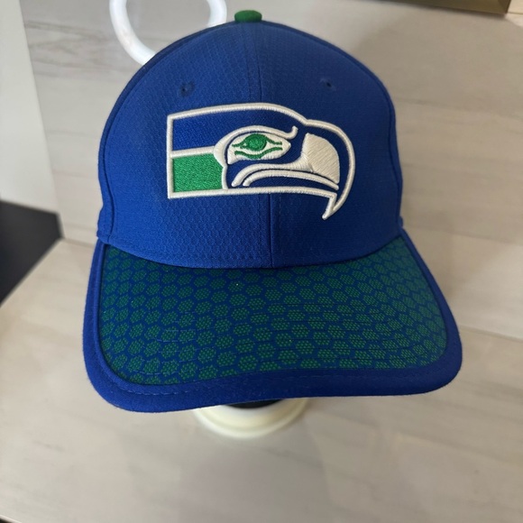 New Era Blue and Gray 39THIRTY Cap - Picture 2 of 8